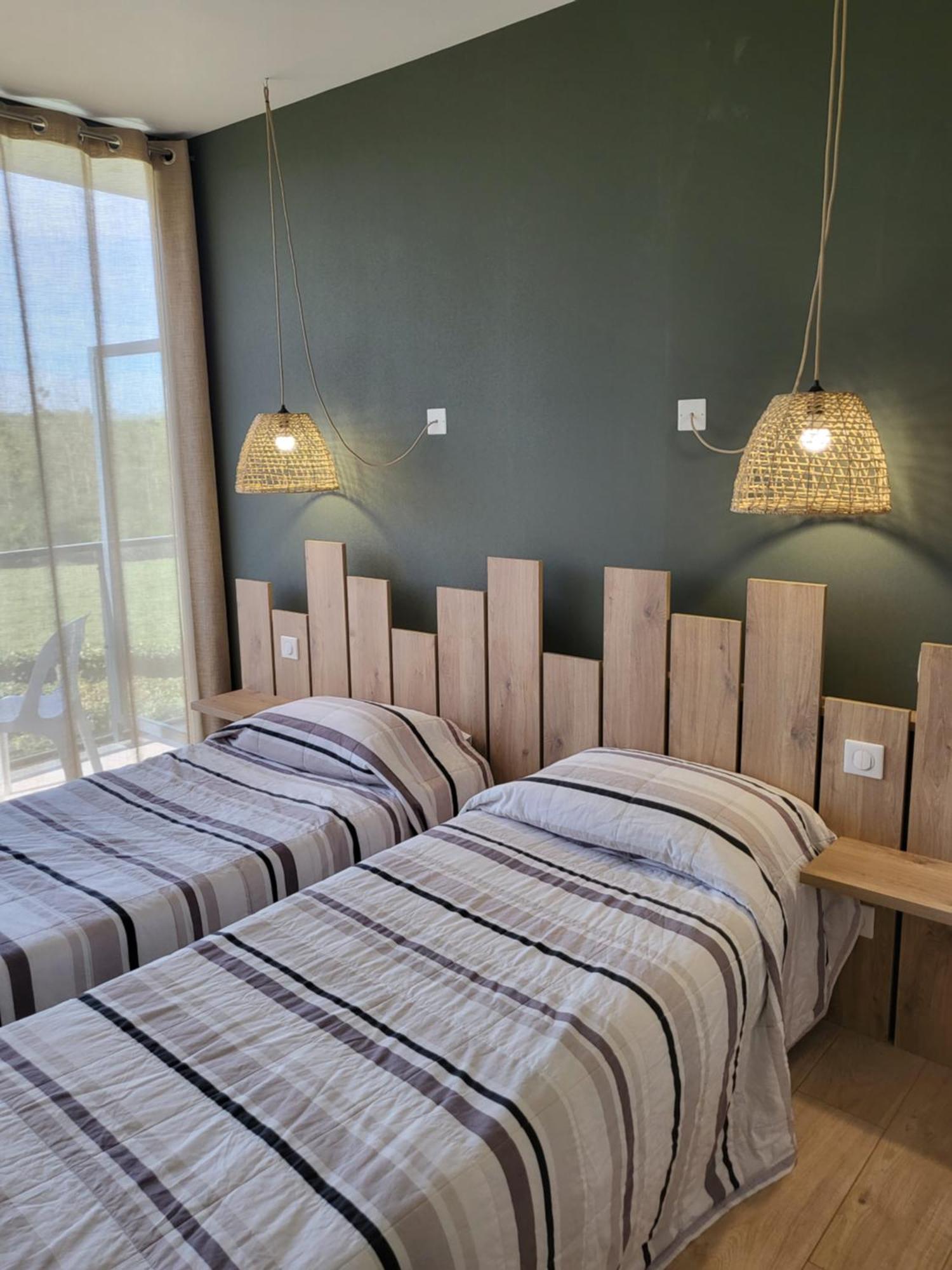 Logis Le Cadusia Hotel Chaource Kültér fotó