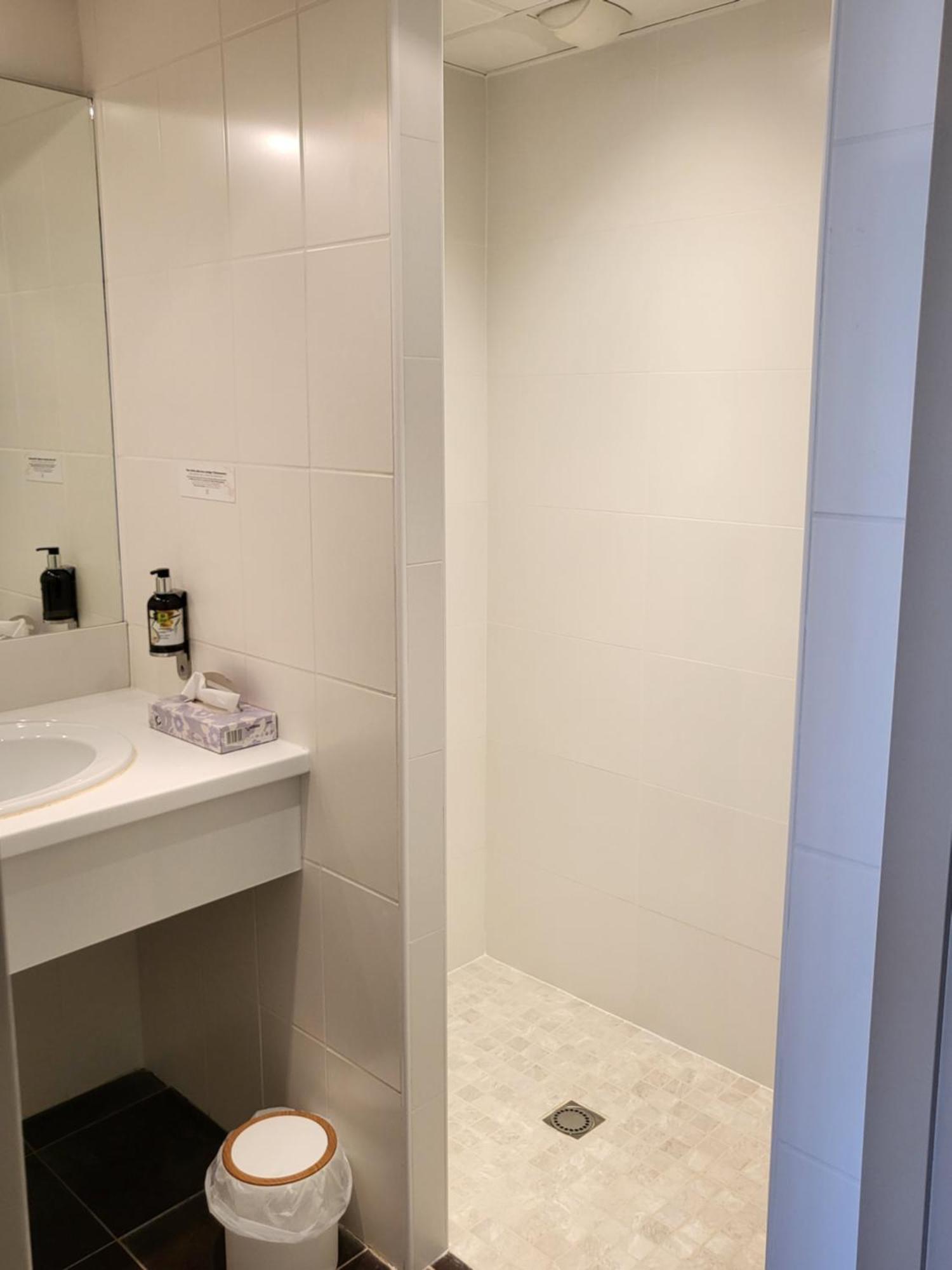 Logis Le Cadusia Hotel Chaource Kültér fotó