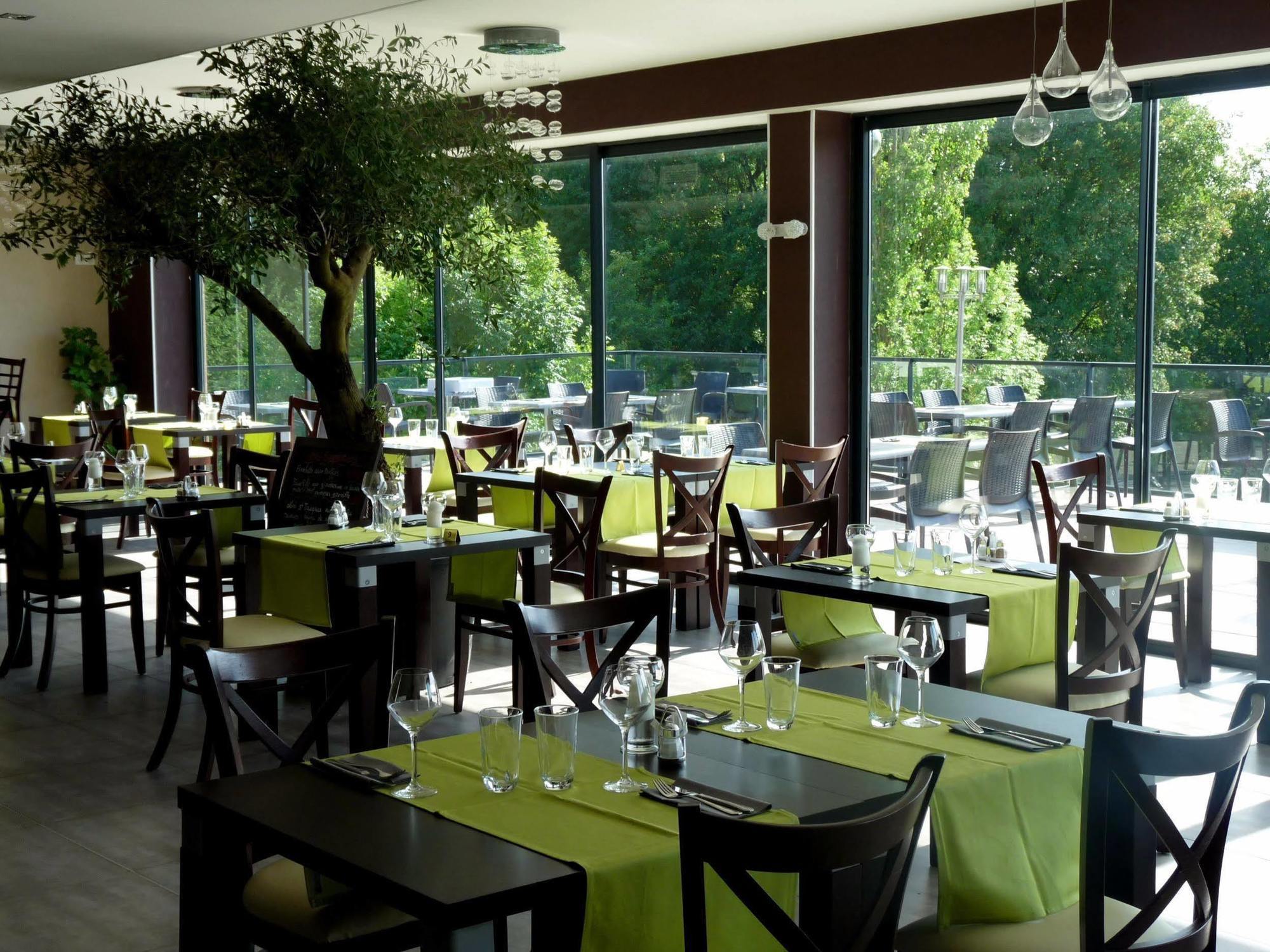 Logis Le Cadusia Hotel Chaource Kültér fotó