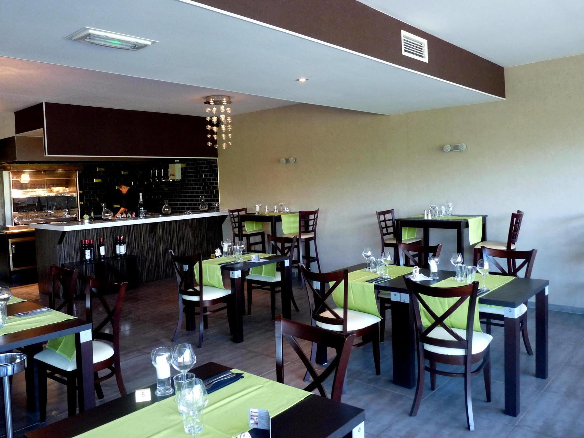 Logis Le Cadusia Hotel Chaource Kültér fotó